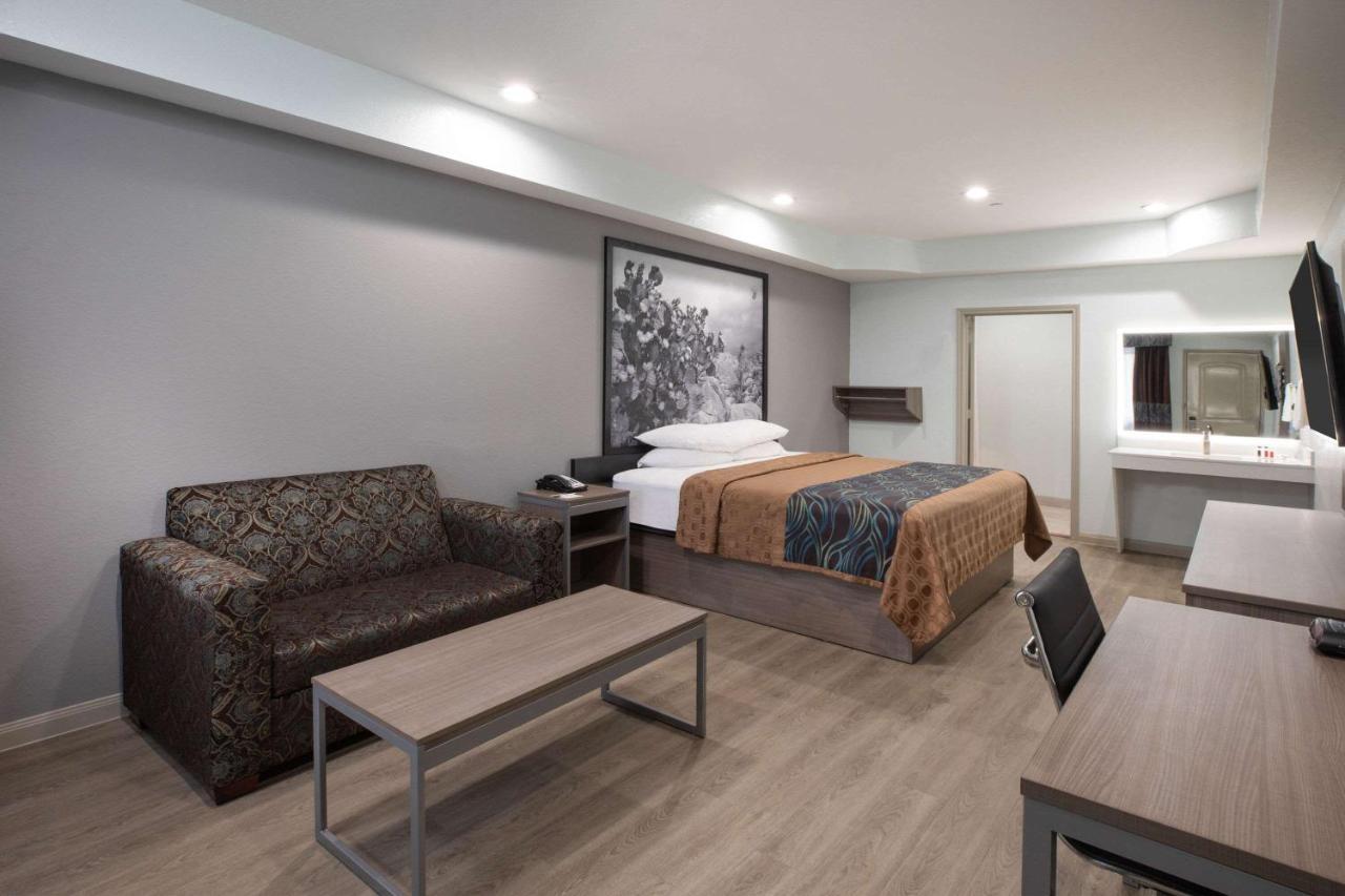 ซูเปอร์ 8 บาย วินด์แฮม ฮัมเบิล/ฮุสตัน Hotel ภายนอก รูปภาพ